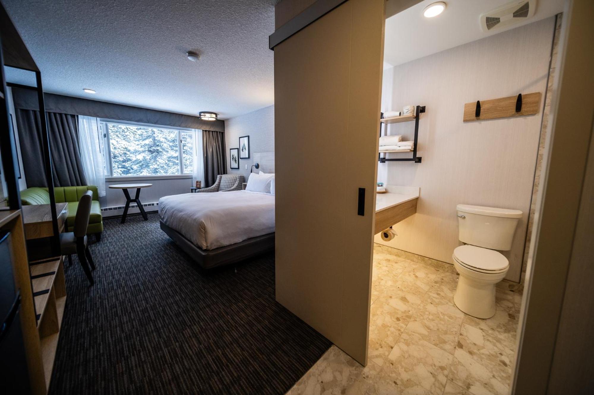 Mountaineer Lodge Lake Louise Exterior foto