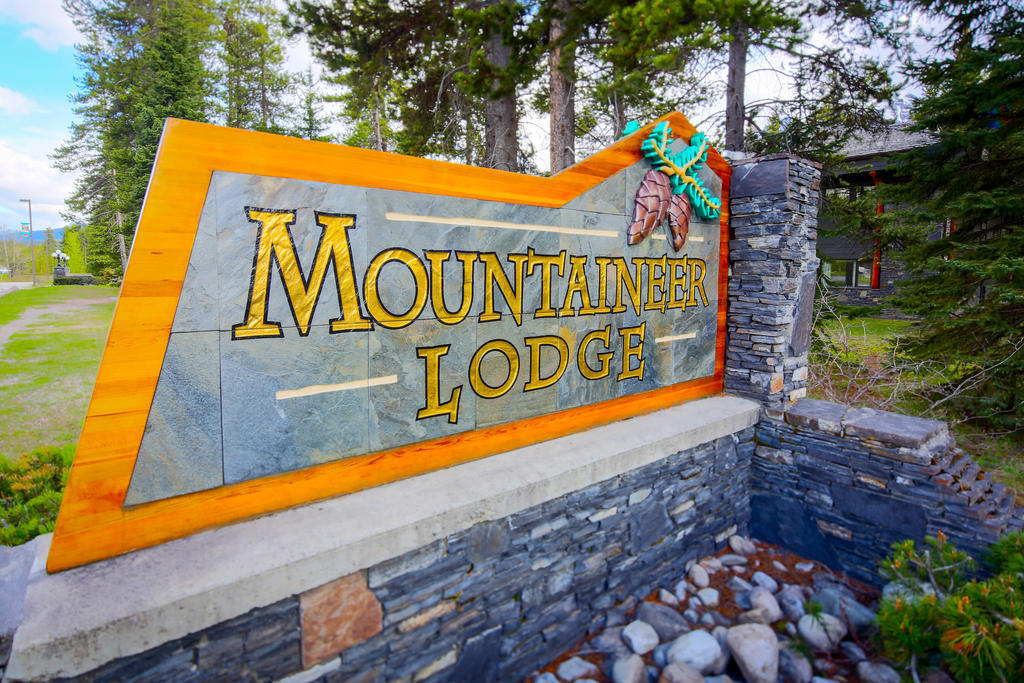 Mountaineer Lodge Lake Louise Exterior foto